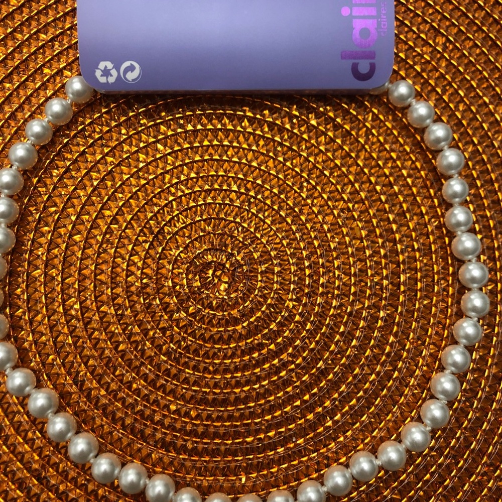 CLAIRES Faux Pearl Necklace